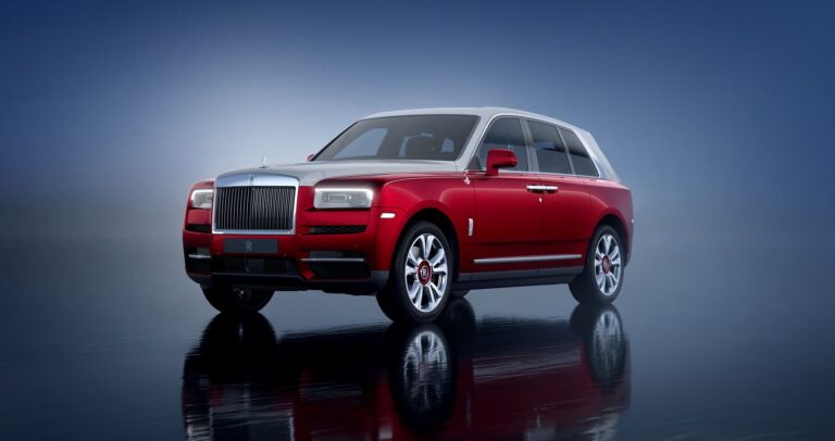 Rolls-Royce “Year of the Dragon” Bespoke Cars Get 677 Stars and 5,449 Stitches