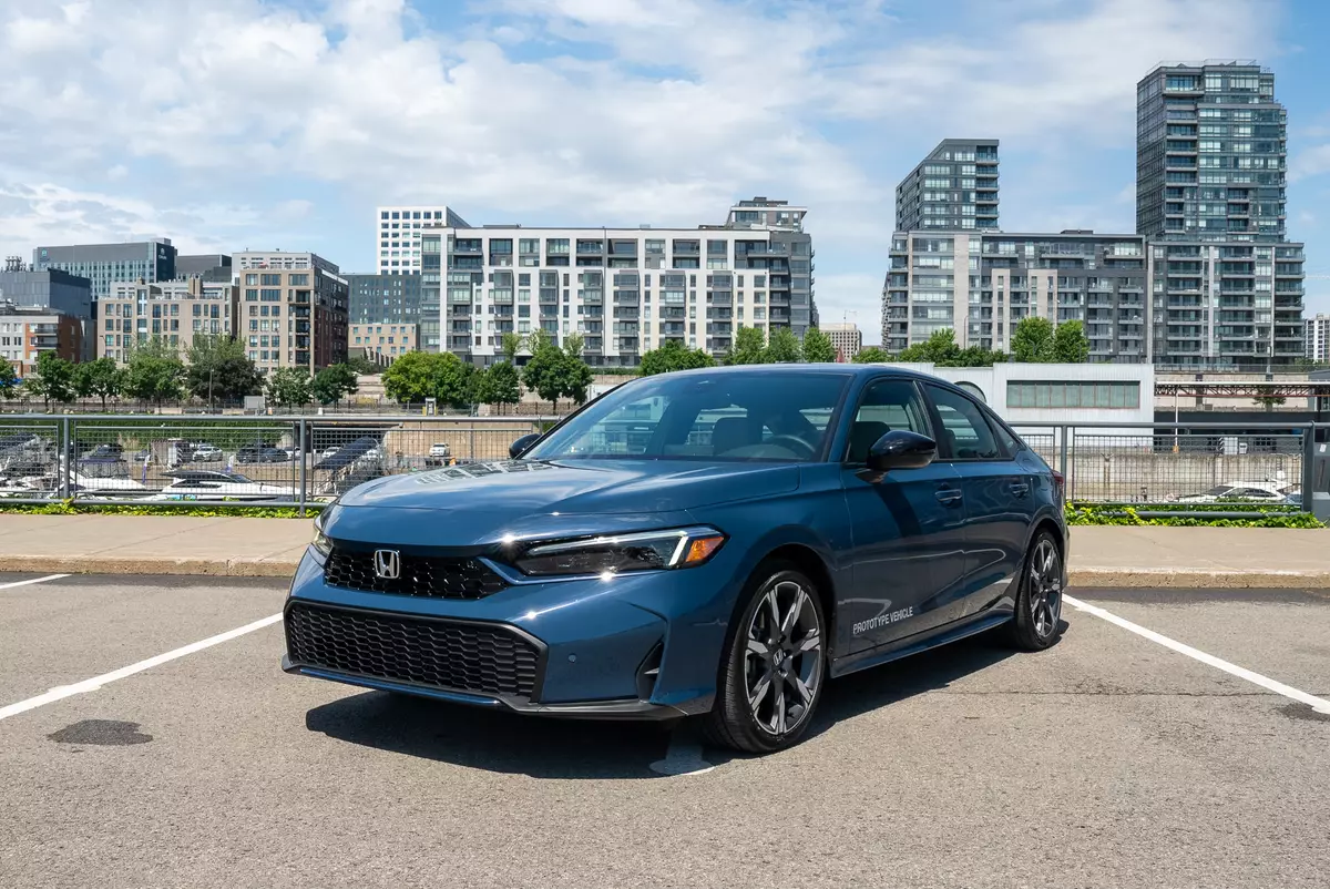 2025 Honda Civic Hybrid Review: Efficiency Meets Style - BLOG4CARS.COM